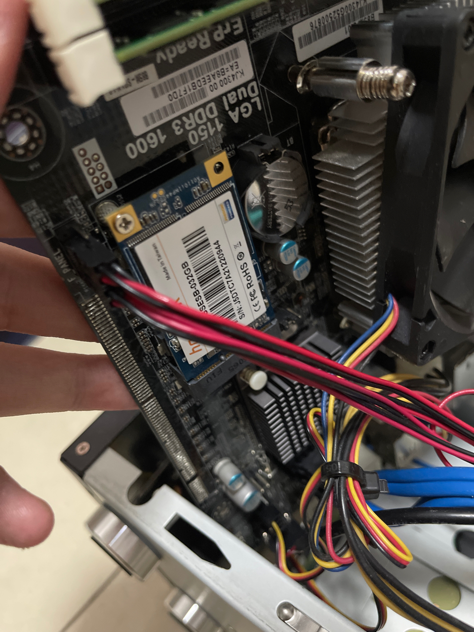 组nasb85主板上这两个口都是minipcie吗