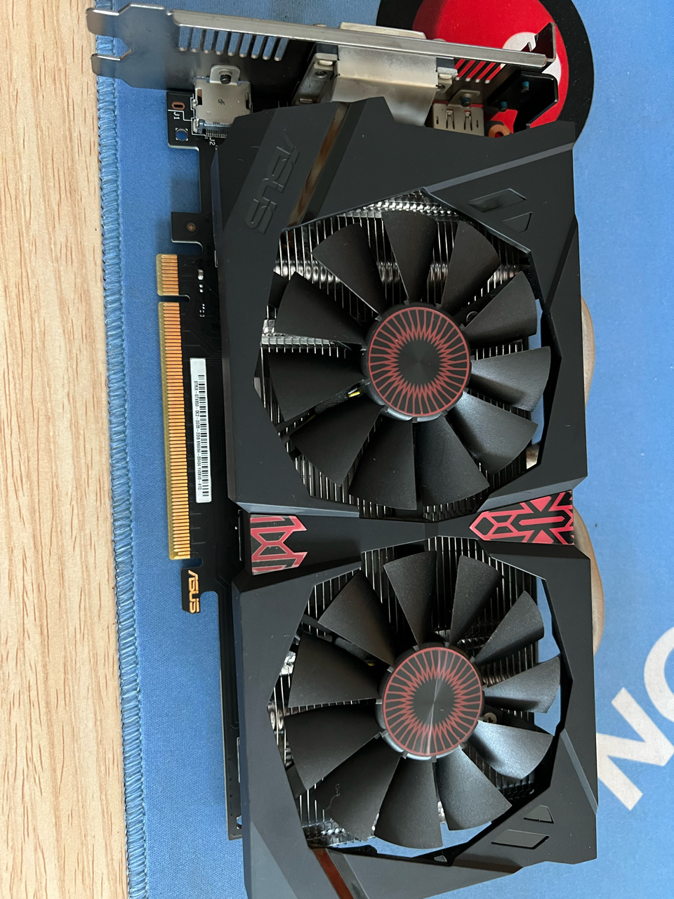 出华硕950猛禽成色很新450到付