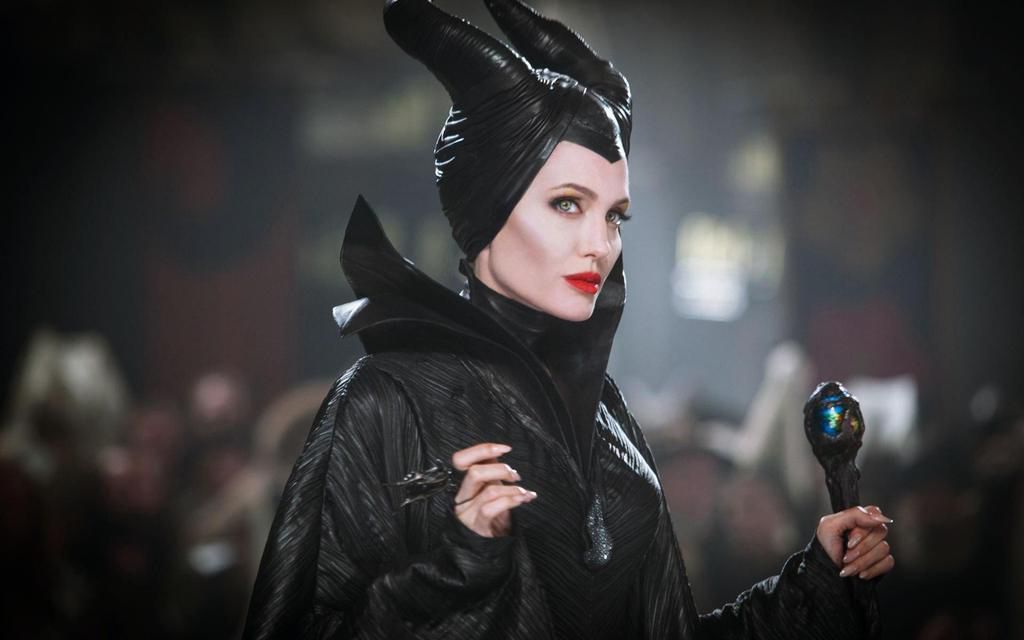 氵黑女王好像沉睡魔咒的玛琳菲森啊