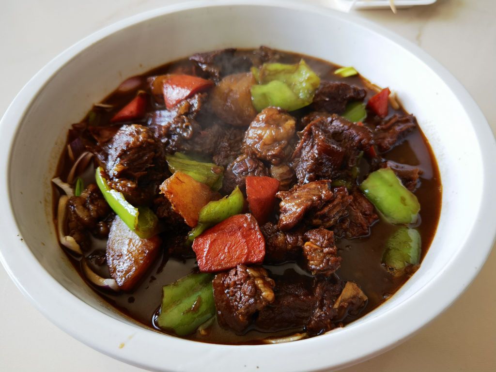 做了个老饭骨红烧牛肉