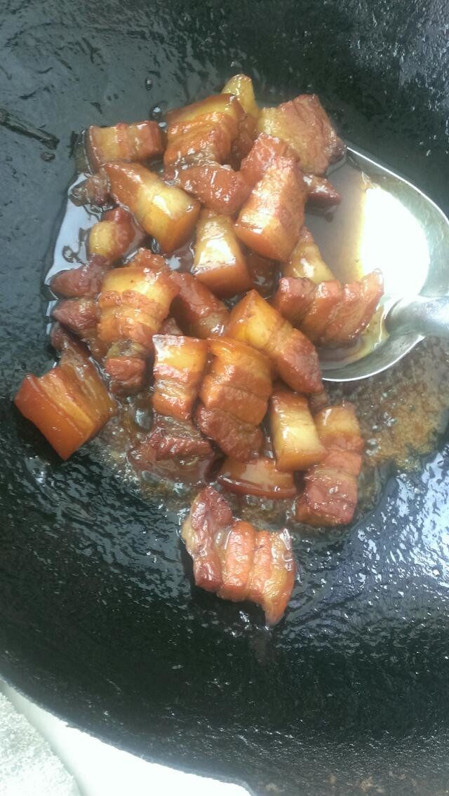 发一两张我做的红烧肉的照片