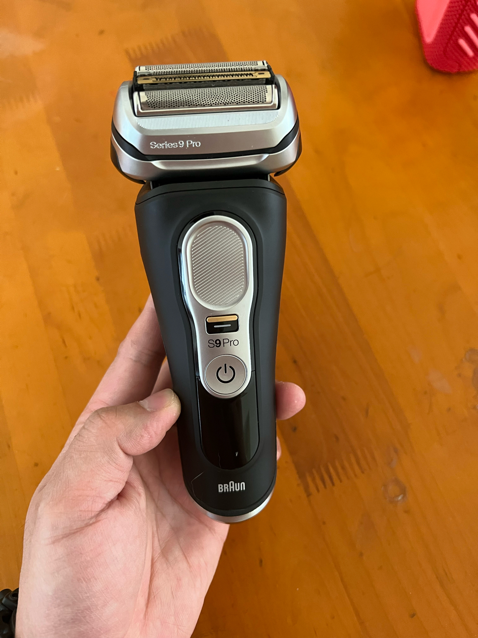 博朗顶级旗舰9系pro剃须刀的质感完全没有想象的那么好