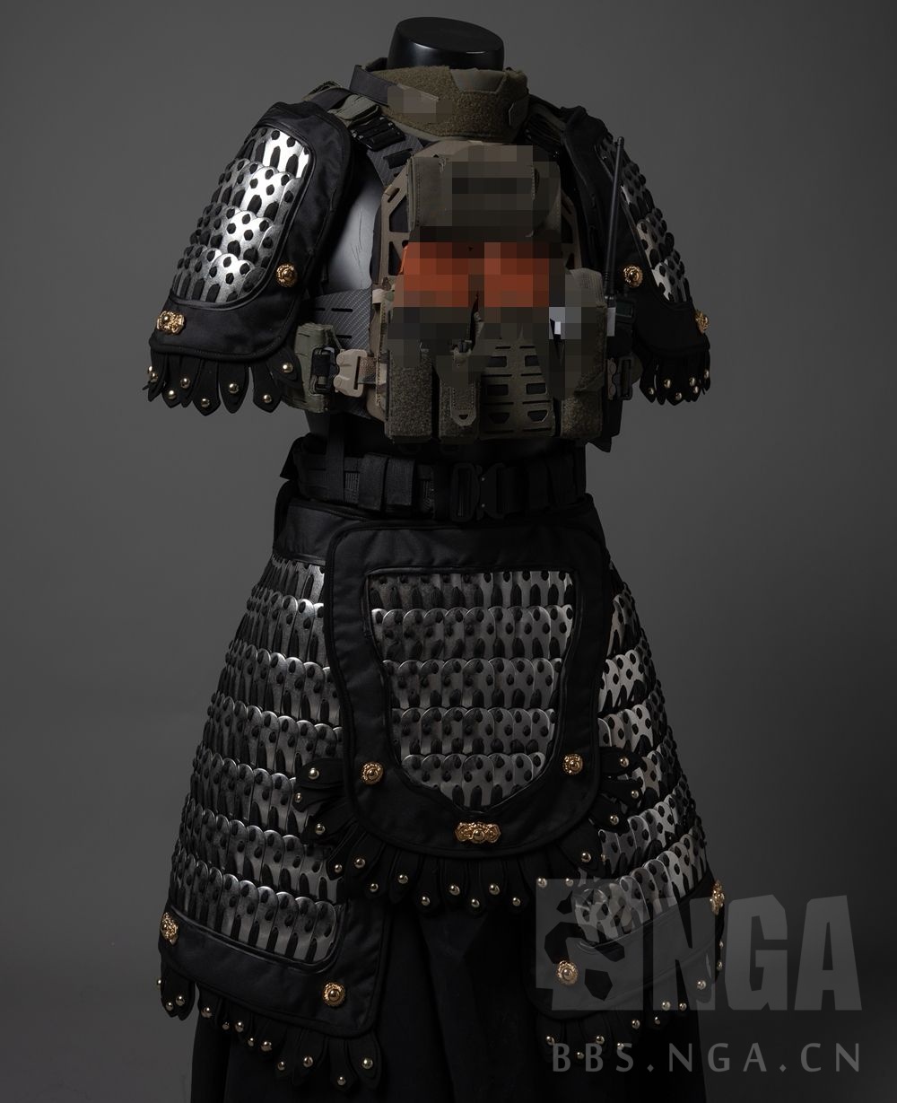 冷兵器爱好者帮我看看这一副甲胄的形制更贴近咱们古代哪个朝代的护甲