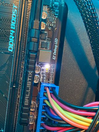 小白求教新装了电脑开机后cpu自检一直亮白灯