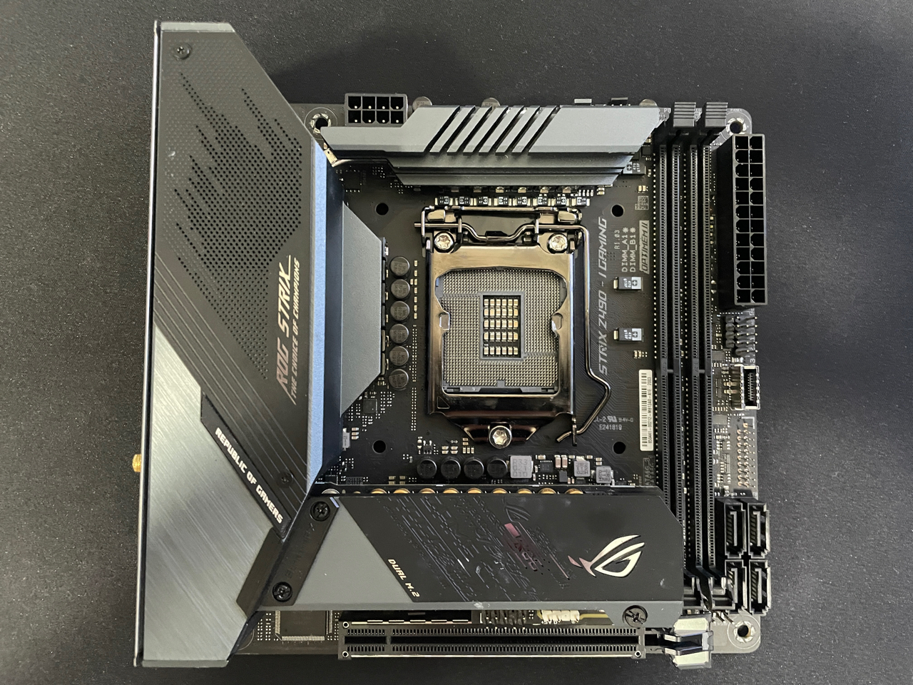 出rogstrixz490i10700k