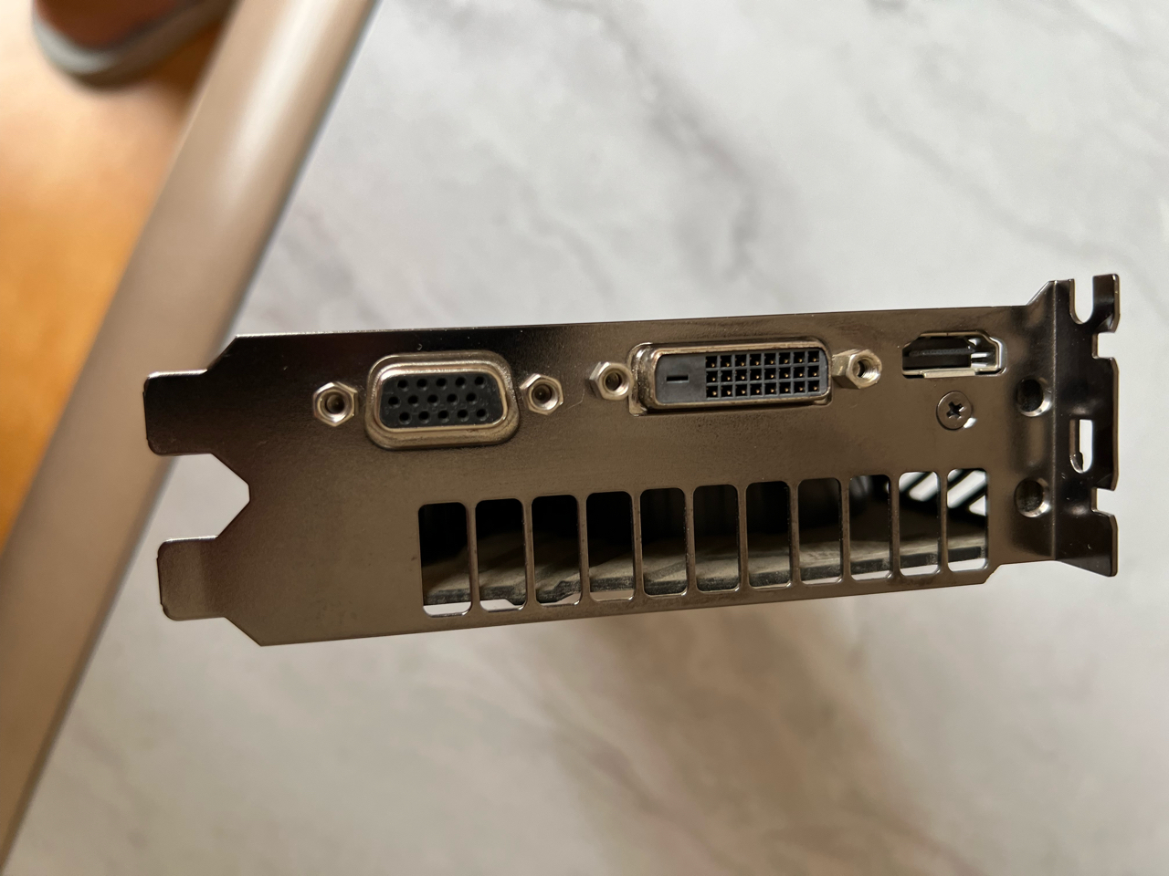 出个亮机卡华硕gtx950