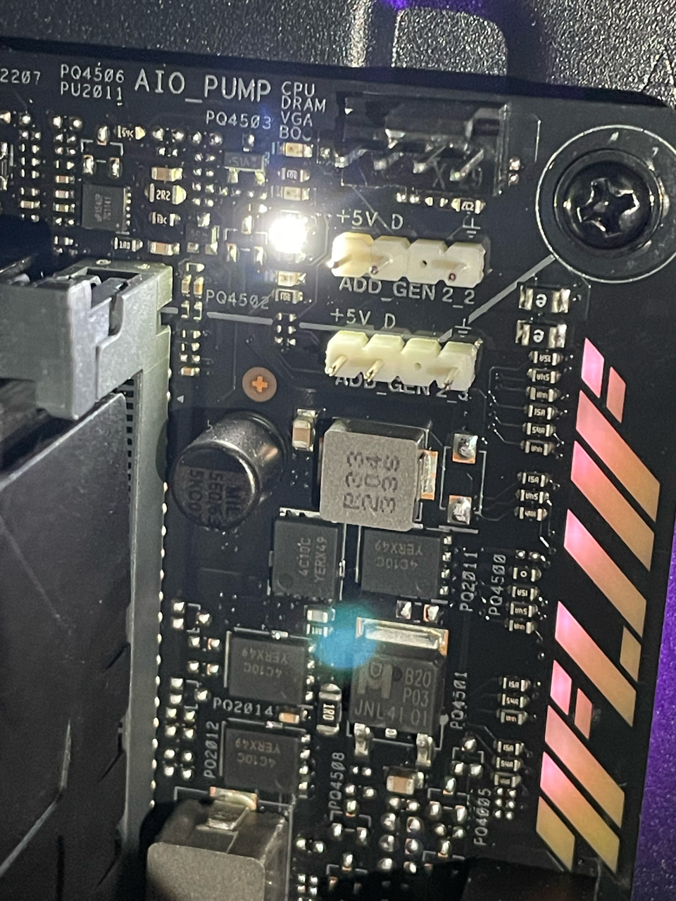 硬件求助b660mpluswifid4主板上的vga灯常亮白色