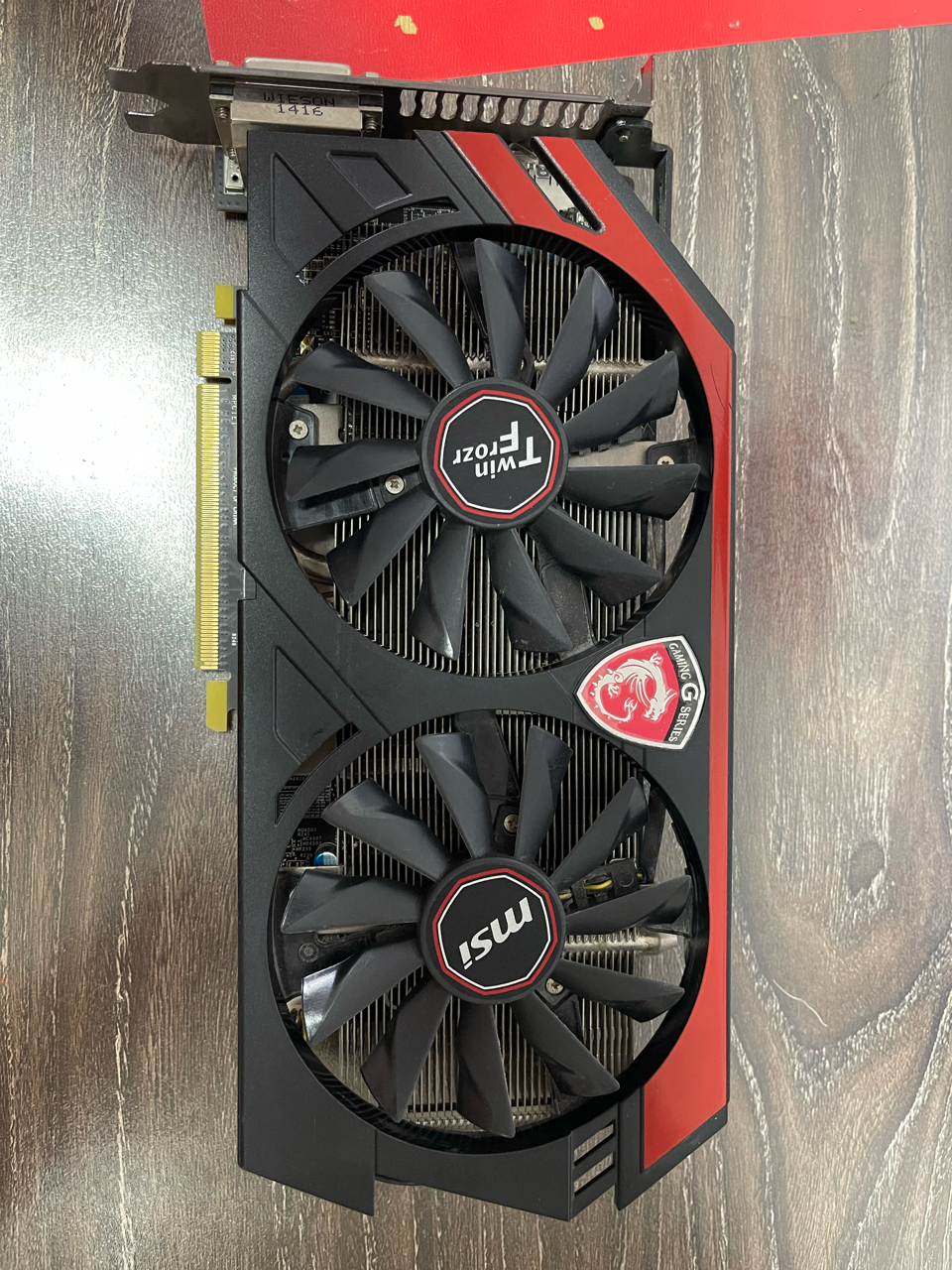 出一张去年收自坛友的亮机卡微星r92702g