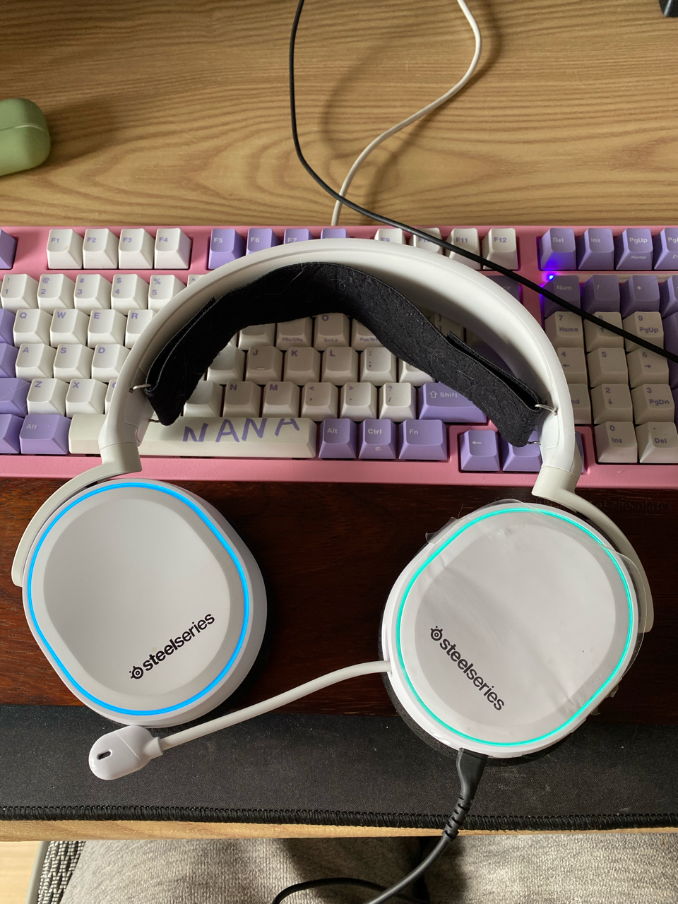 出个赛睿寒冰5白色耳机