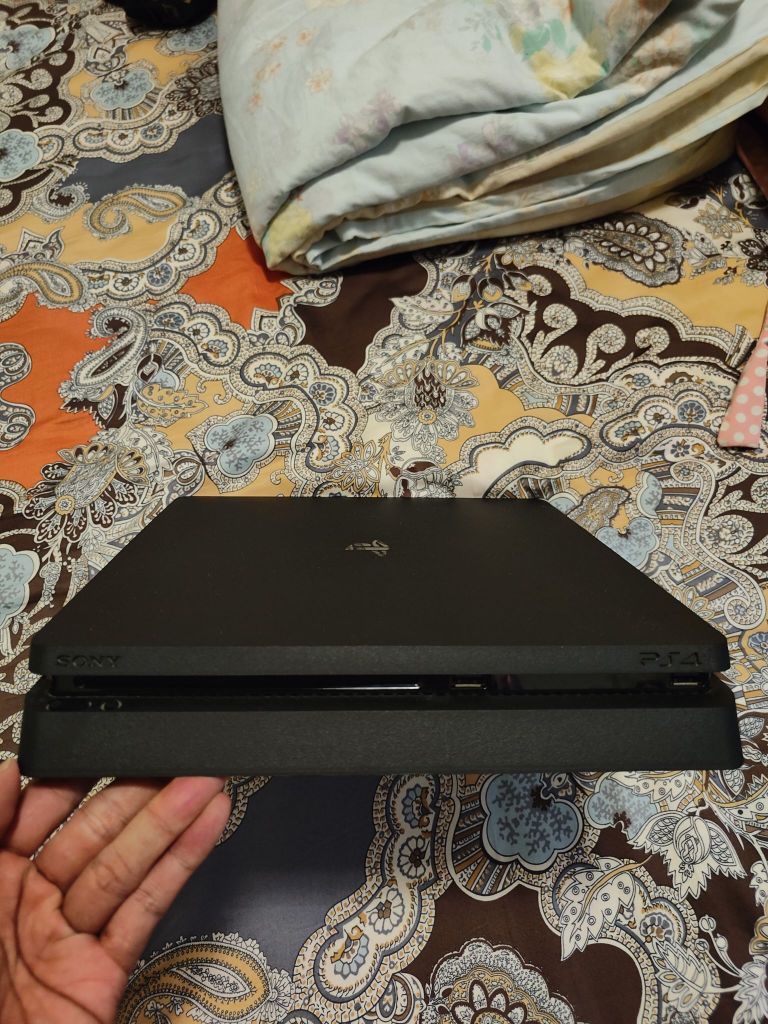 出台港版ps4slim1tb加一代vr套装