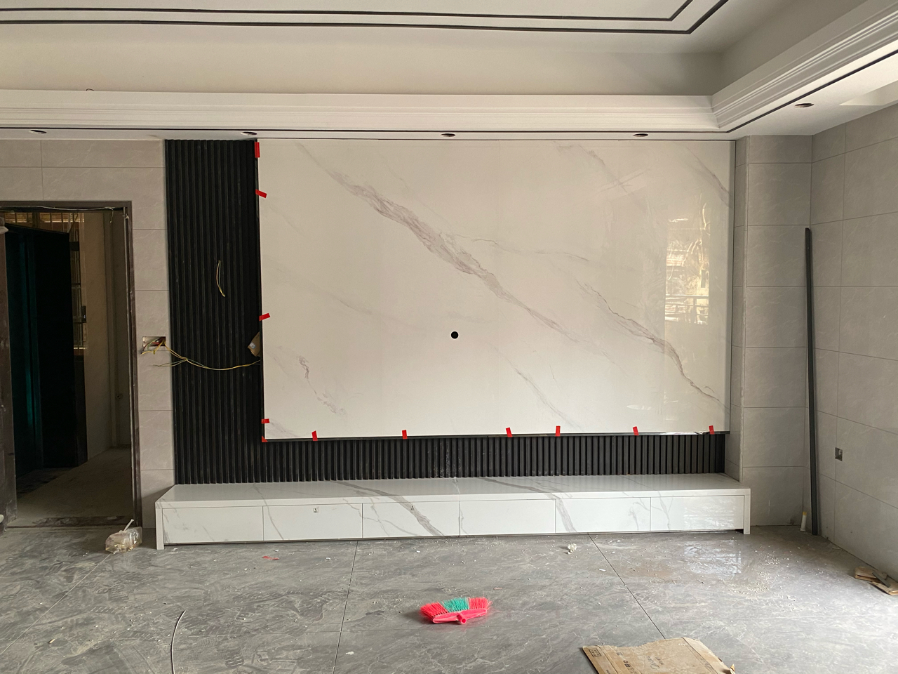 问题求助悬空岩板背景墙挂电视求助