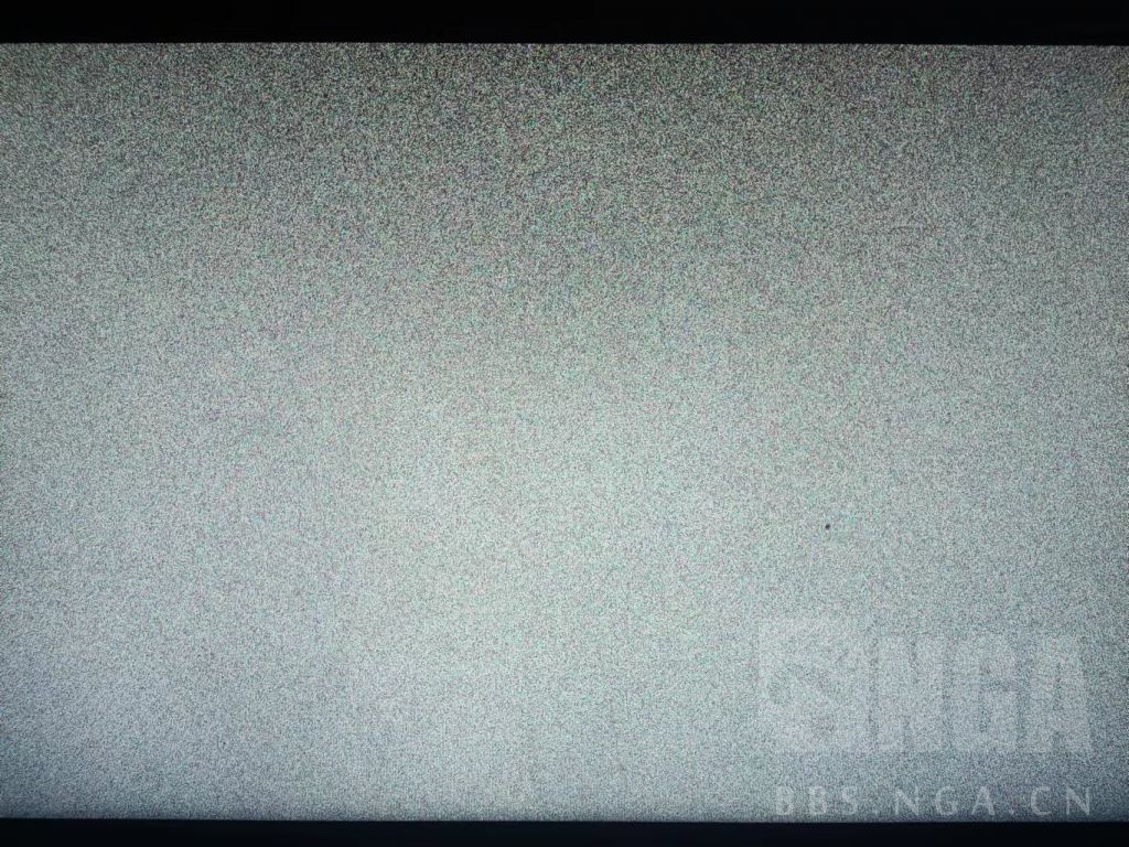 电脑不间断黑屏后变雪花这是显示器问题还是显卡问题