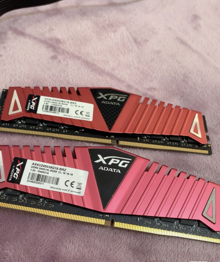 出俩威刚8g条子