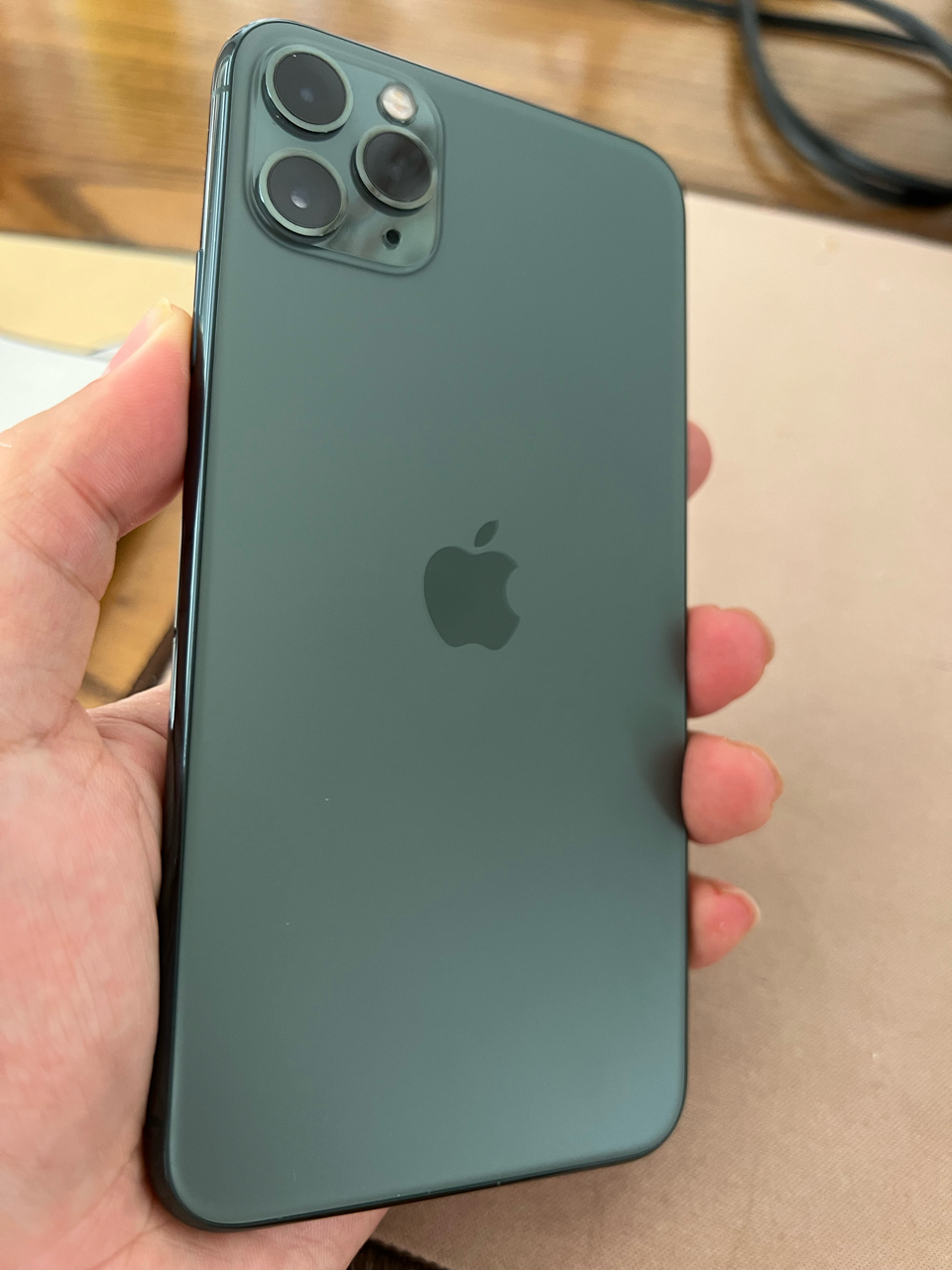 出个国行11pm256g暗夜绿