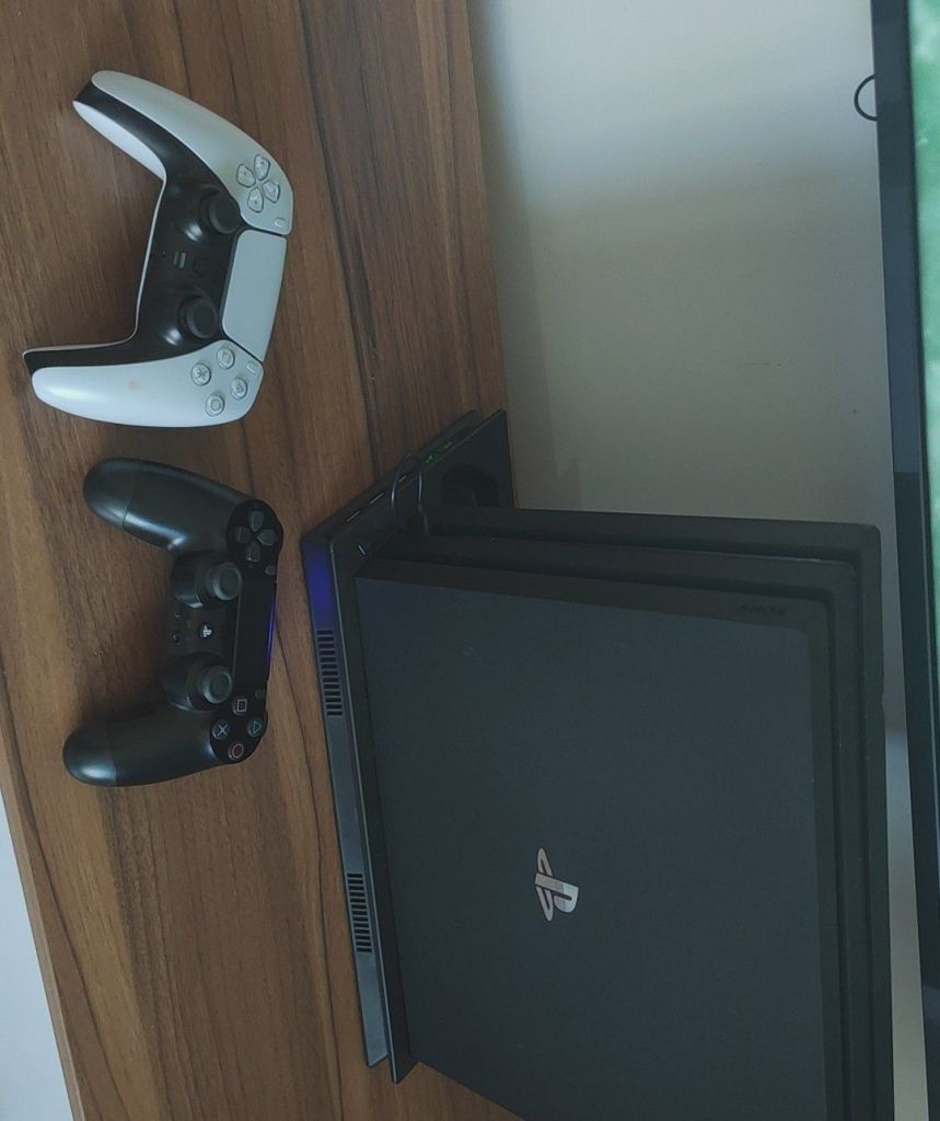 求大神们帮忙定价自己的ps4pro挂咸鱼两个月了没卖出去