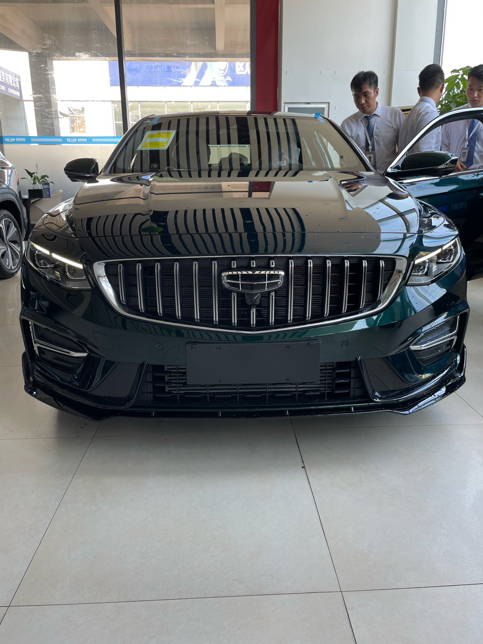 再发一遍昨天去看的新款星瑞的照片,前脸实际看过后