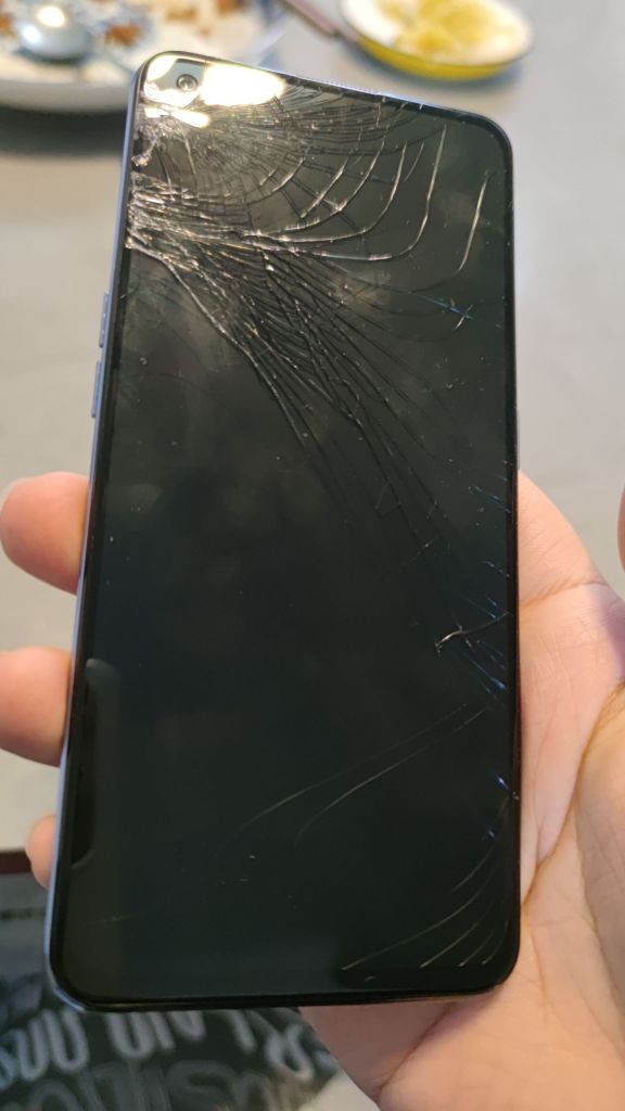摔坏的手机真实图片