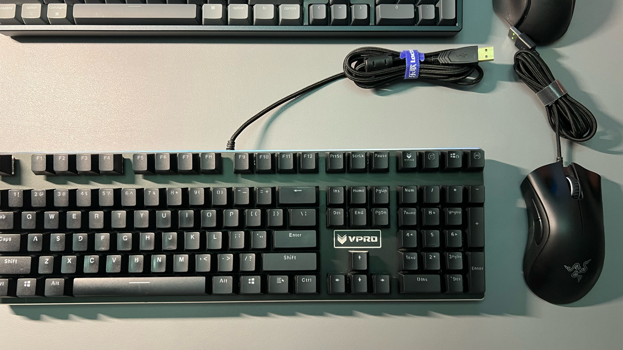 打包出一套雷柏v7000rgb合金版机械键盘雷蛇炼狱蝰蛇鼠标