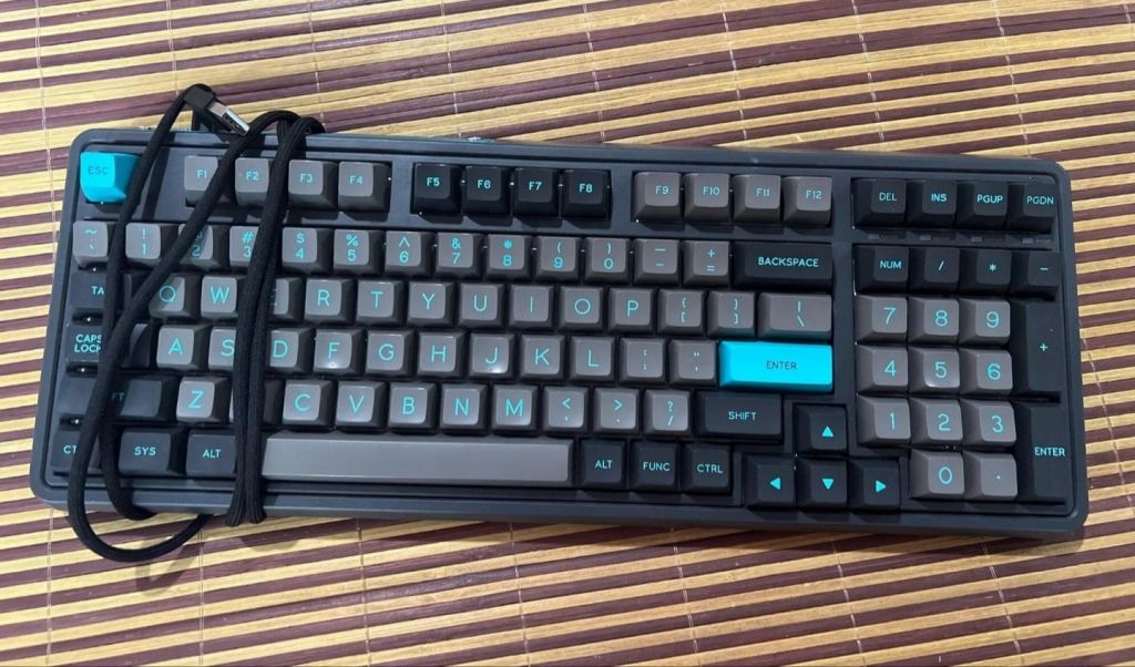 出个腹灵cmk98机械键盘