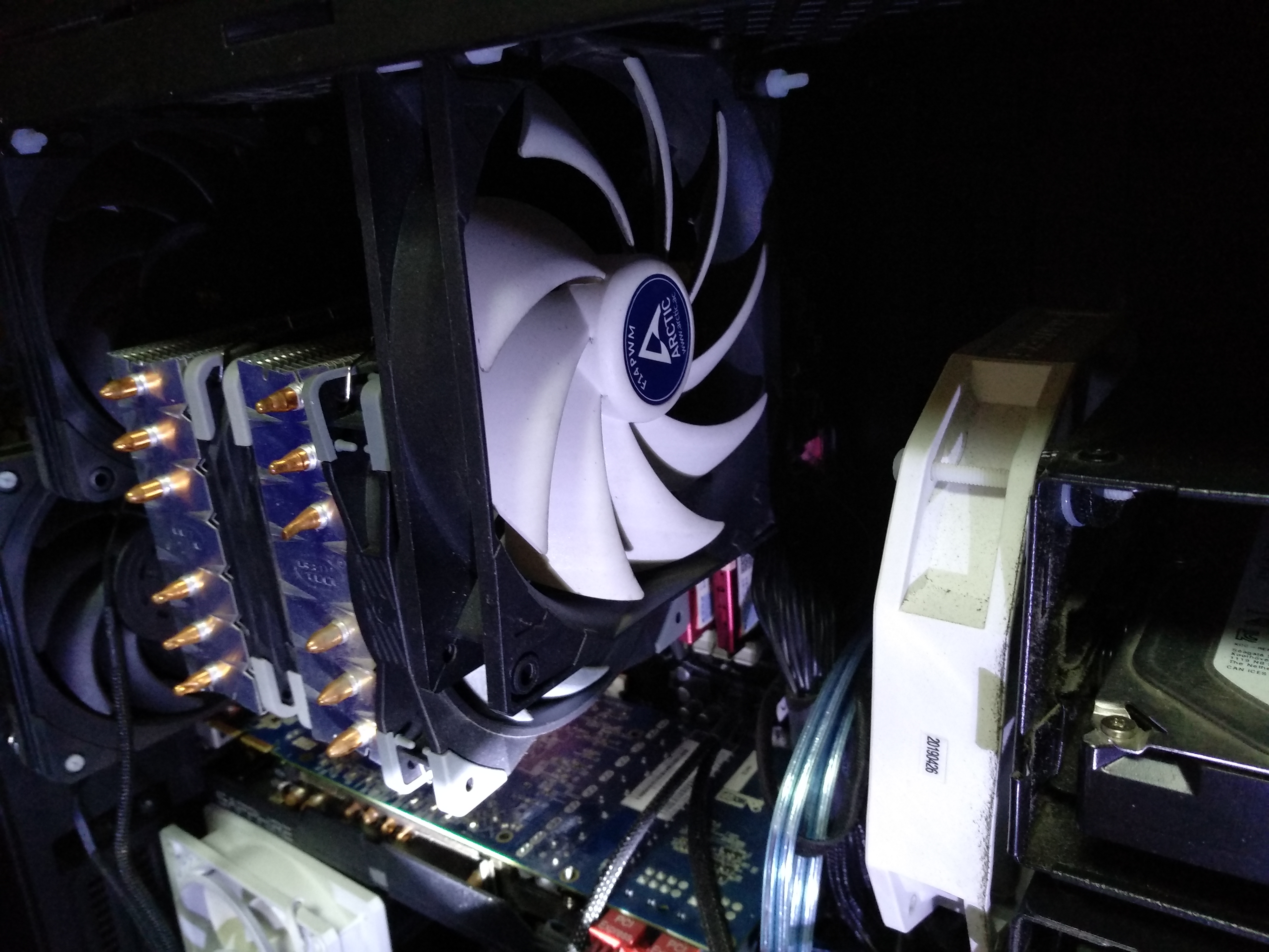 有经验的帮看下我"散热实验机"温度如上锐龙5900x能到什么频率?