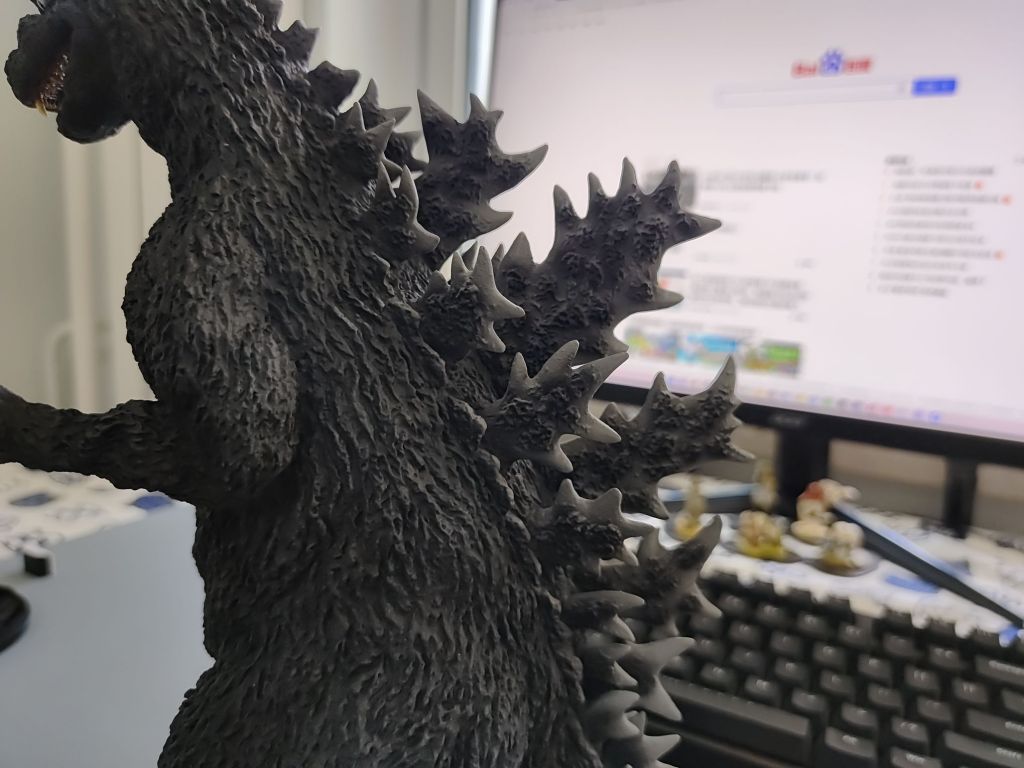 手办xplus哥斯拉1954彩色版