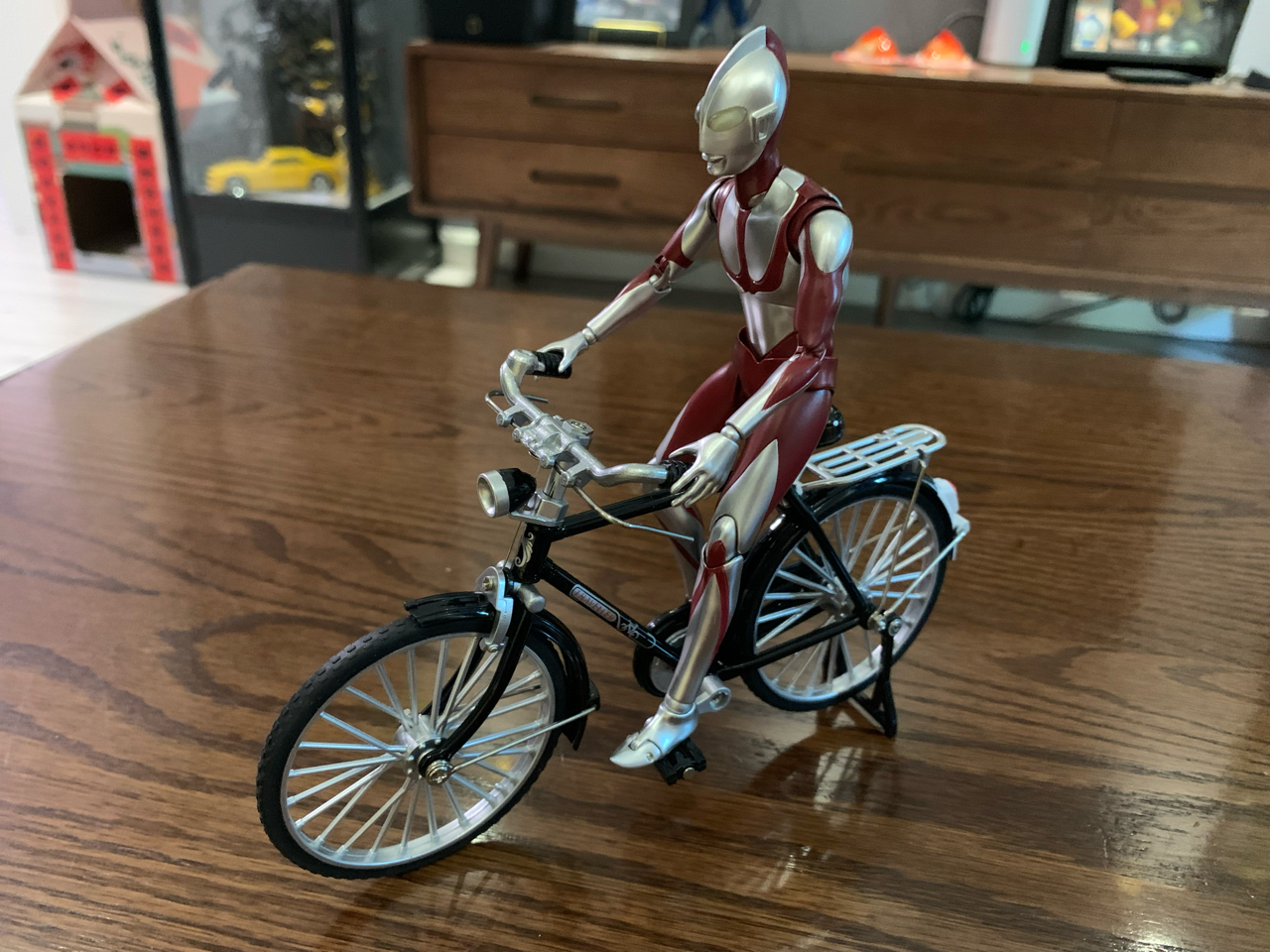 可动成品奥特曼的退休生活