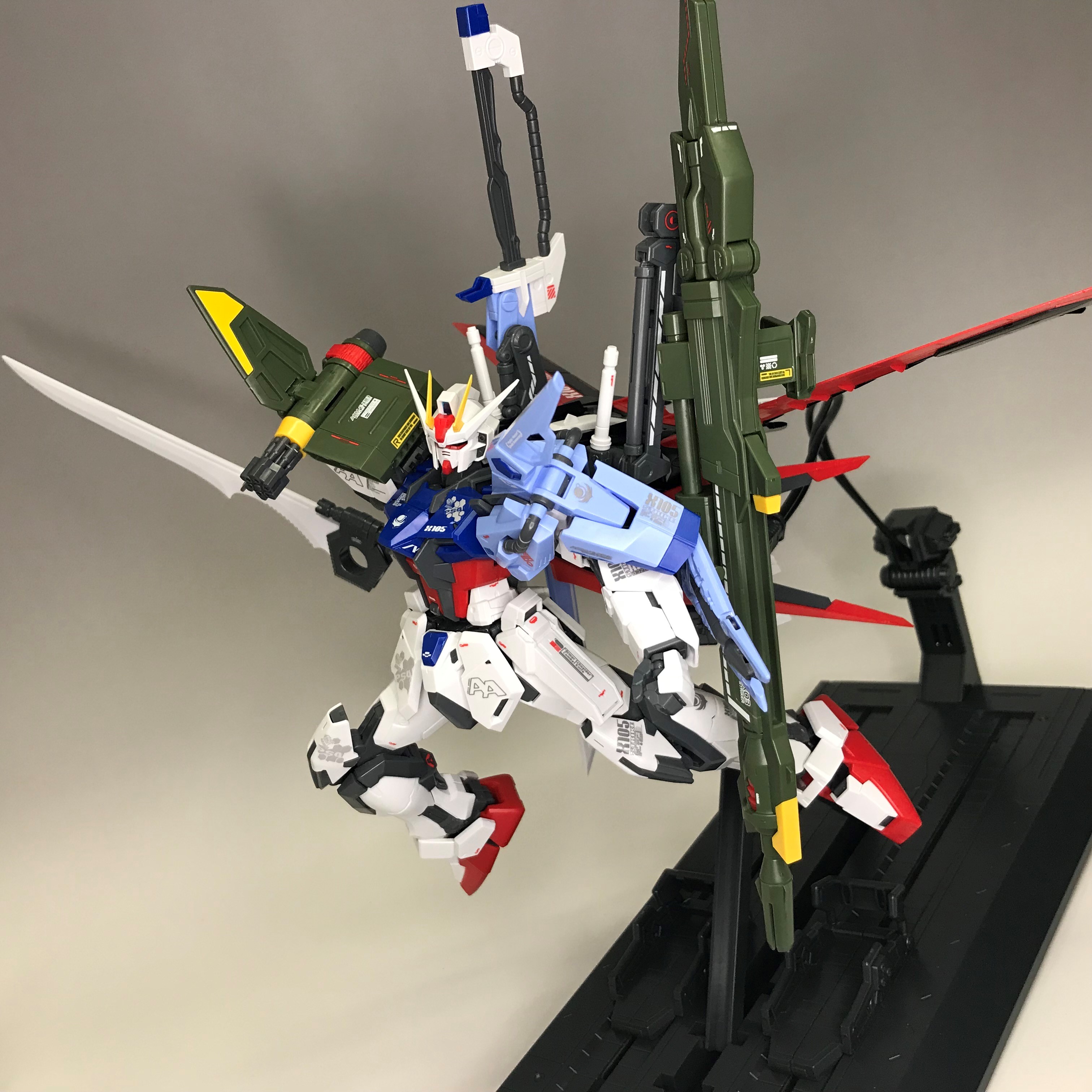 [新闻资讯] mg 1/100 高达基地限定 完美强袭高达 斩舰刀装备型 官博