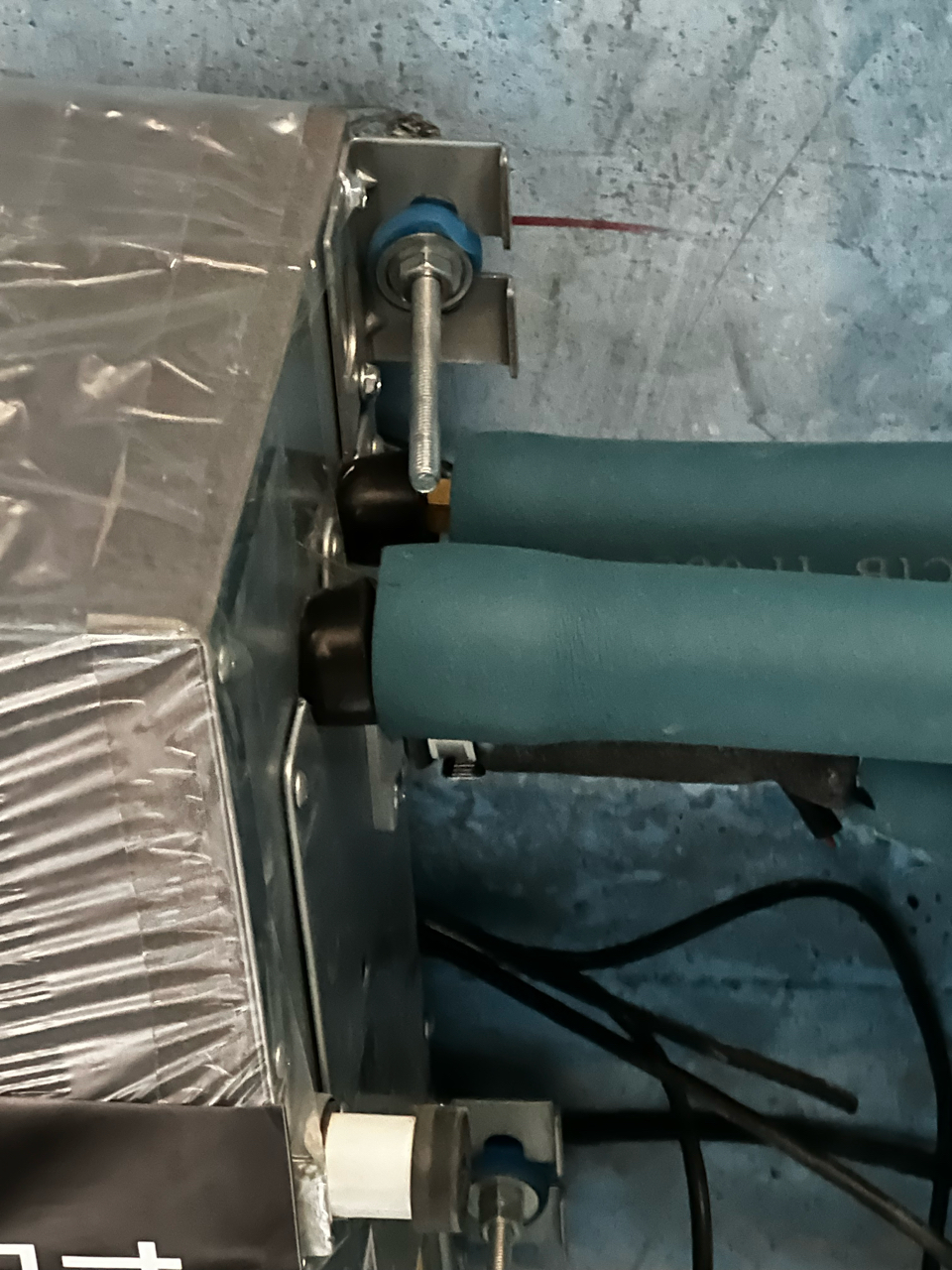 [问题求助]中央空调保温棉装成这样,后期会有冷凝水的风险吗?