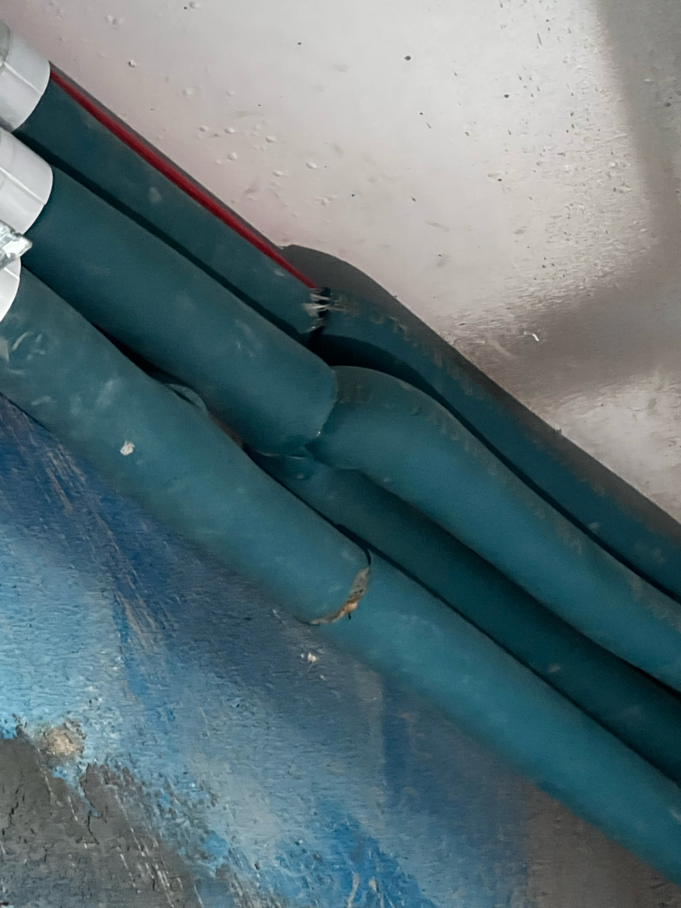 [问题求助]中央空调保温棉装成这样,后期会有冷凝水的风险吗?