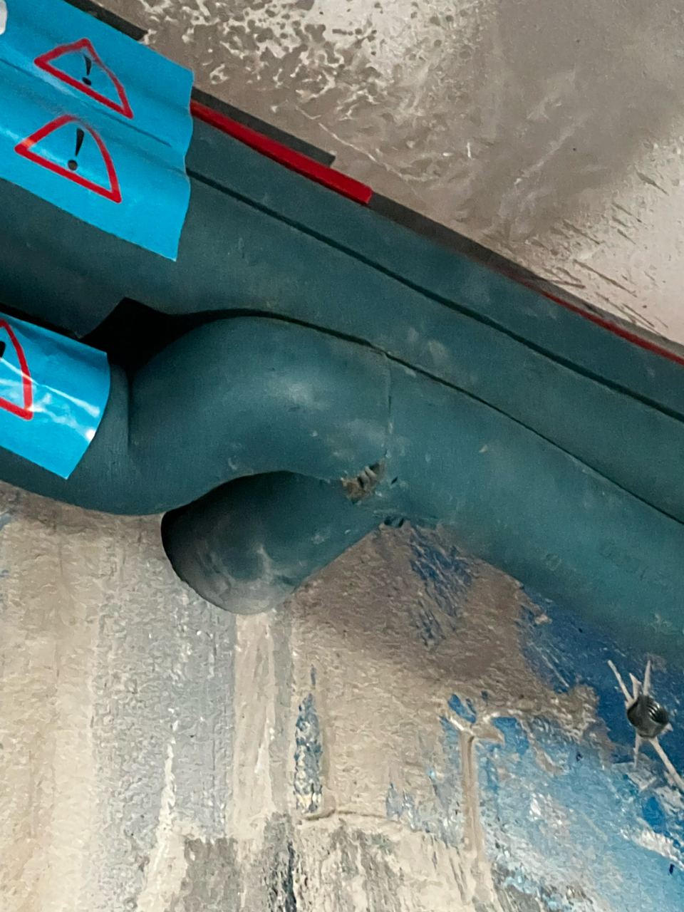 [问题求助]中央空调保温棉装成这样,后期会有冷凝水的风险吗?