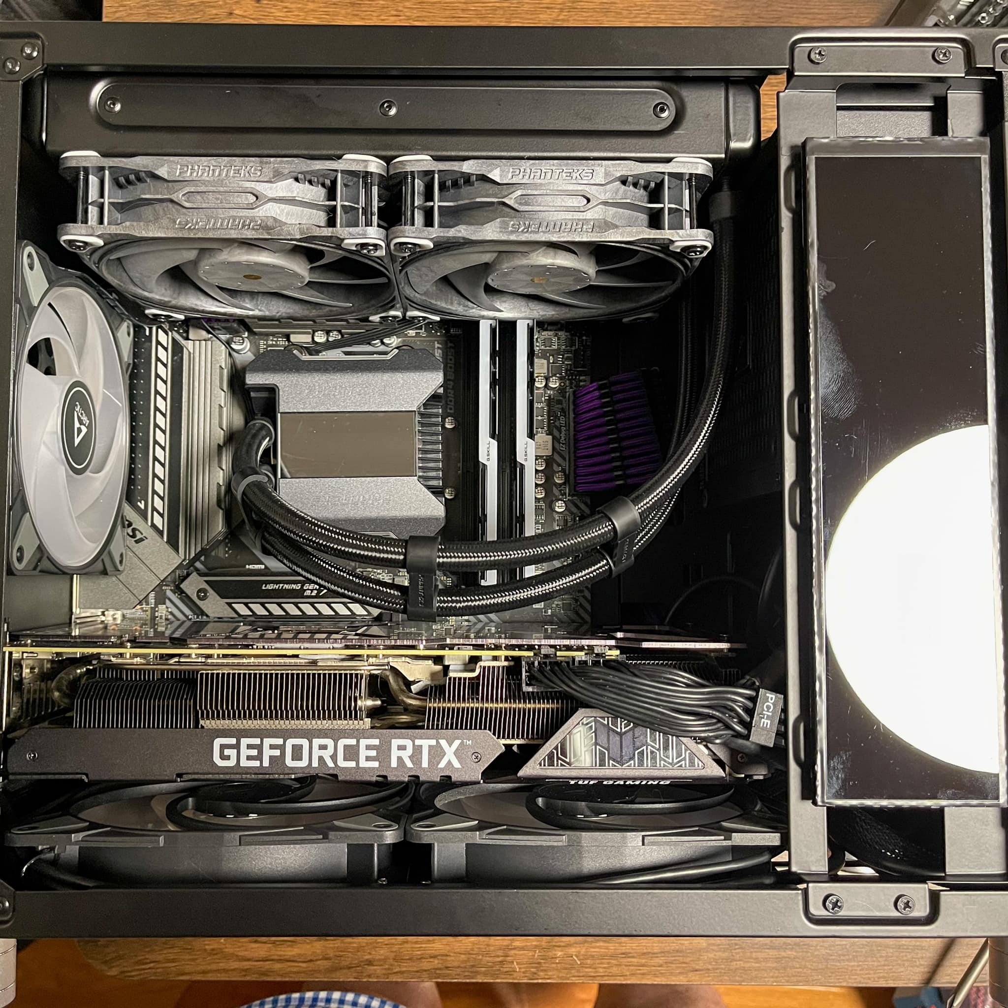 搬运实测厚排240水冷t30风扇能正常塞进乔思伯d30机箱