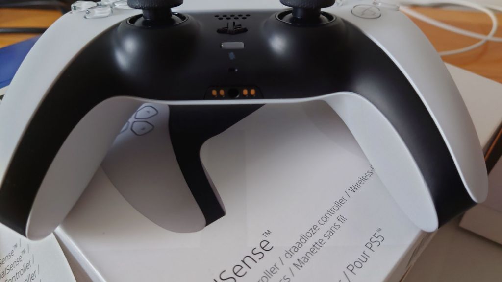 已出ps5手柄350顺丰包邮欧版白色