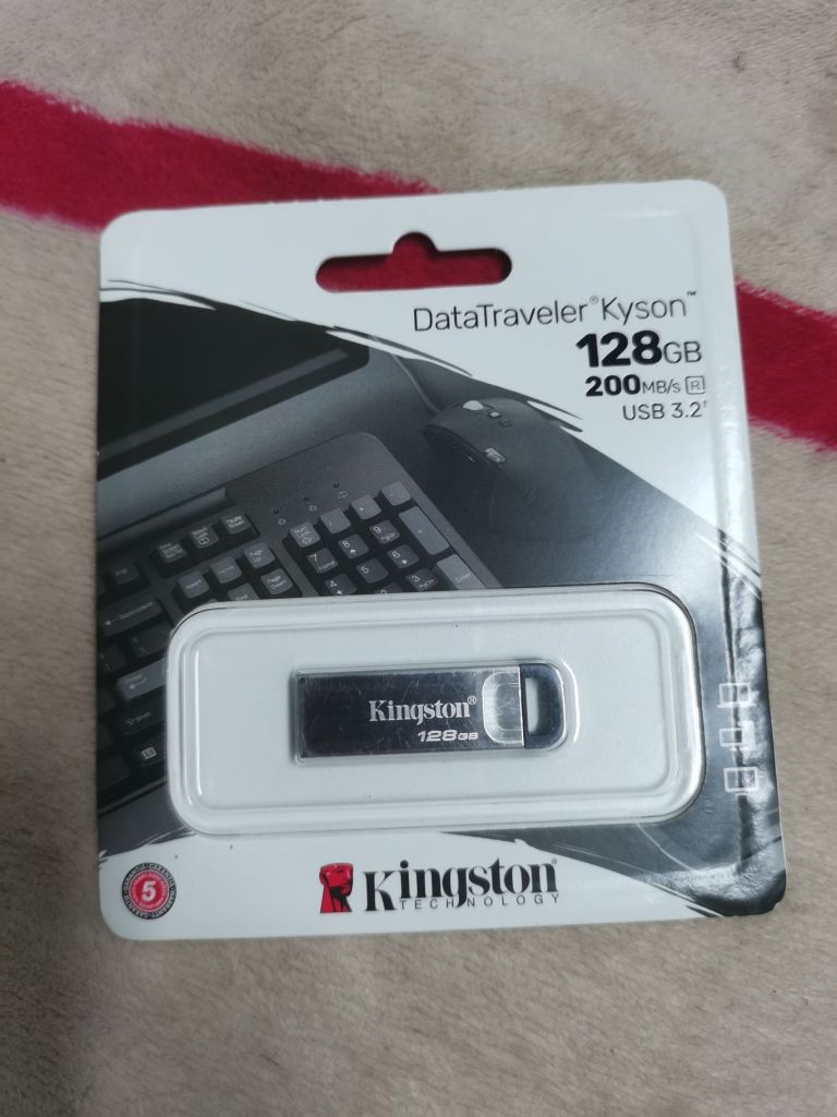 全新未拆封金士顿u盘128g 3.2gen 80块
