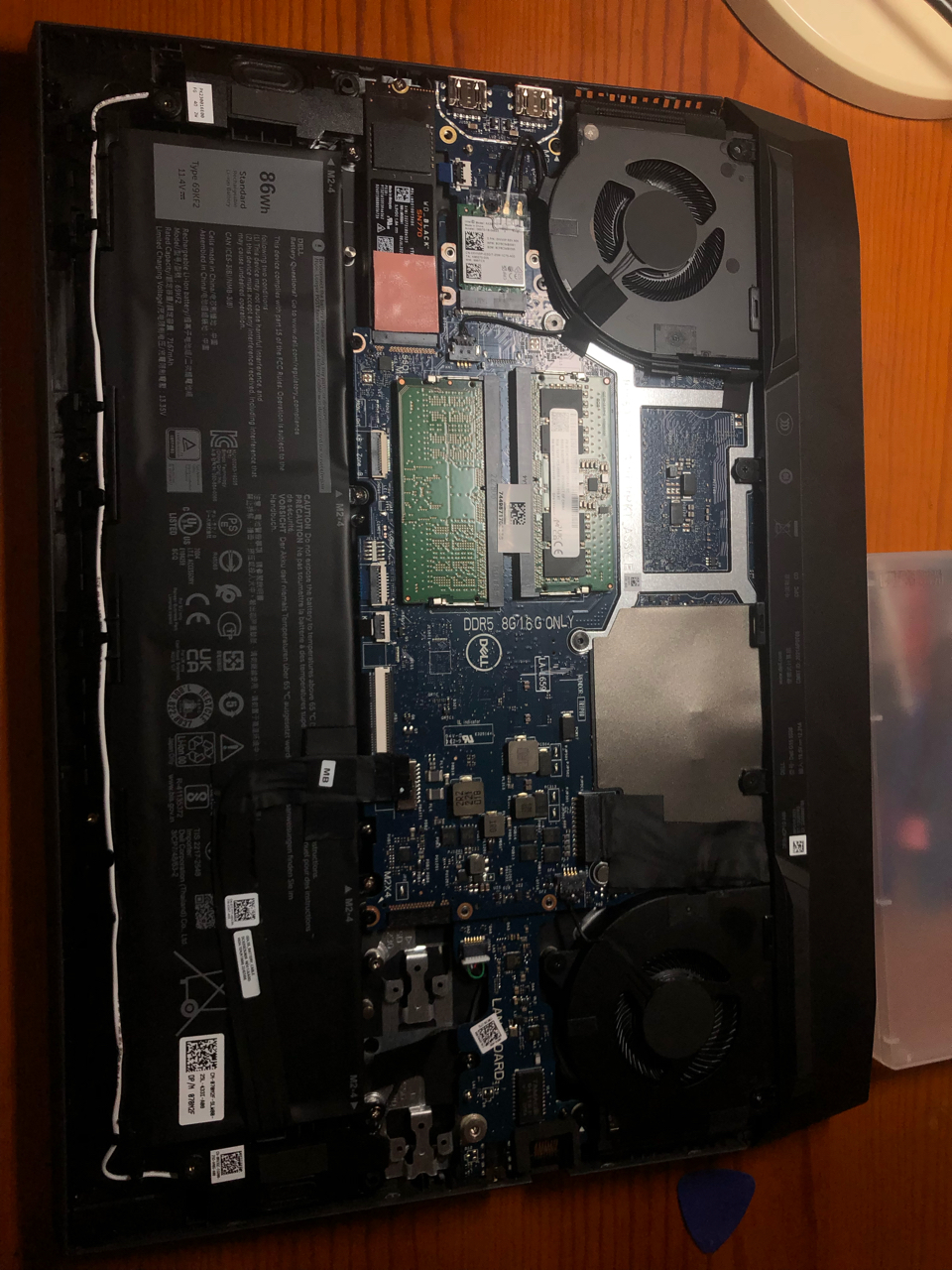 戴尔g15换硬盘之后用软件闪彩色条纹