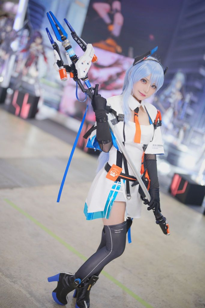 同人转载同人cos我受伤倒地了需要潮音抱抱才能起来