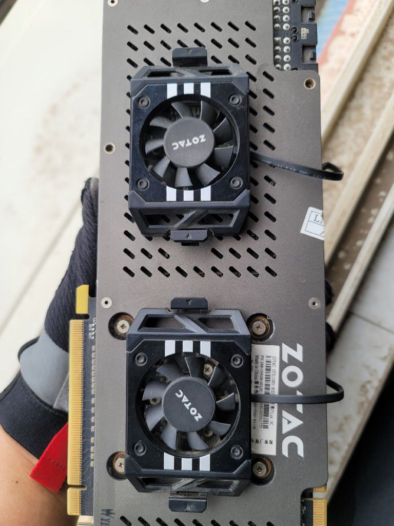 出索泰1080显卡之前收坛里的