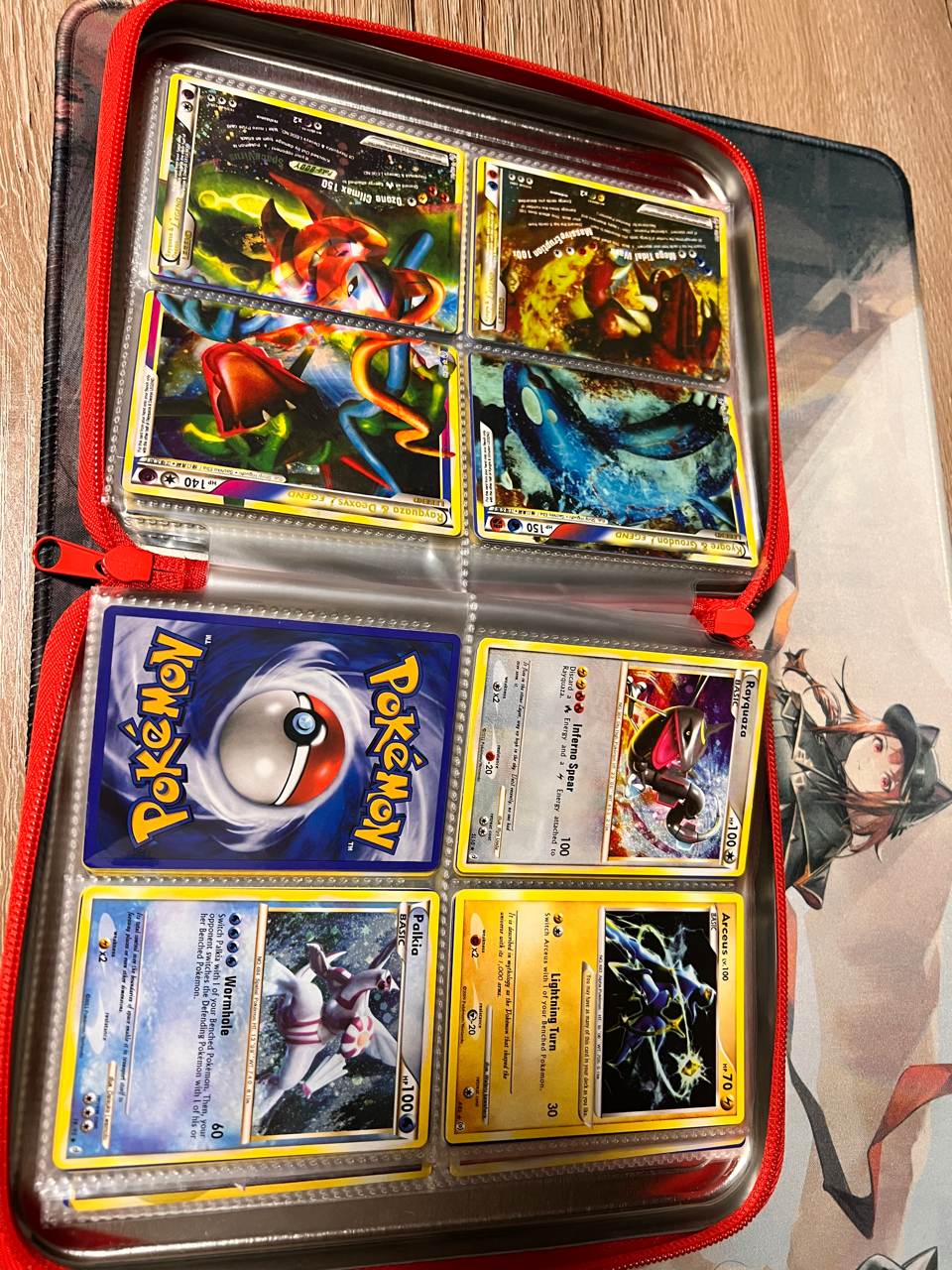 有没有大佬来帮忙鉴定下我十年前的宝可梦卡片