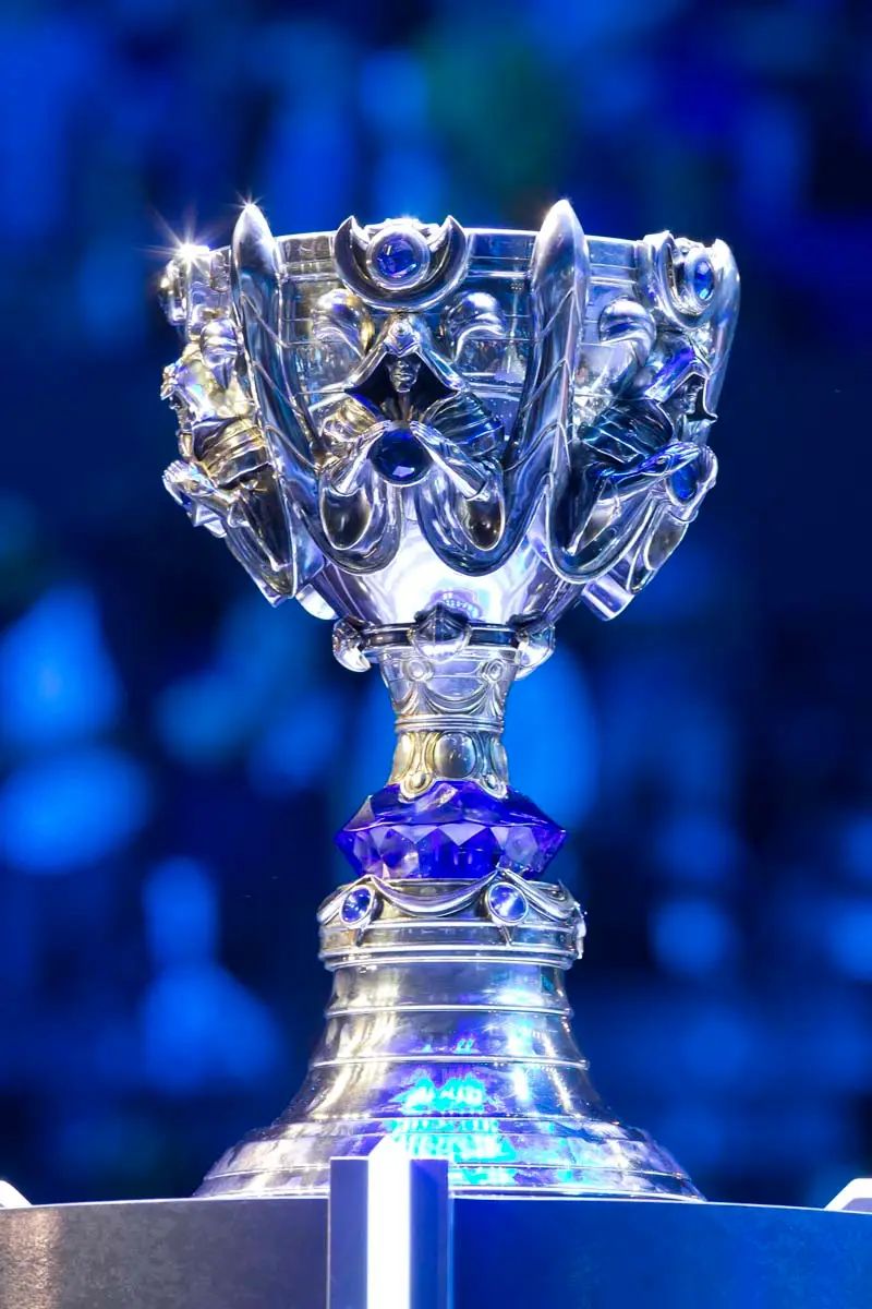 国际赛事黑泥氵即使发布几个月还是想吐槽这个新召唤师杯