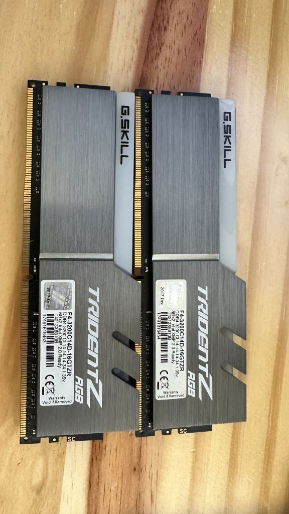 试出两条17年的芝奇幻光戟ddr43200c14三星bdie内存条