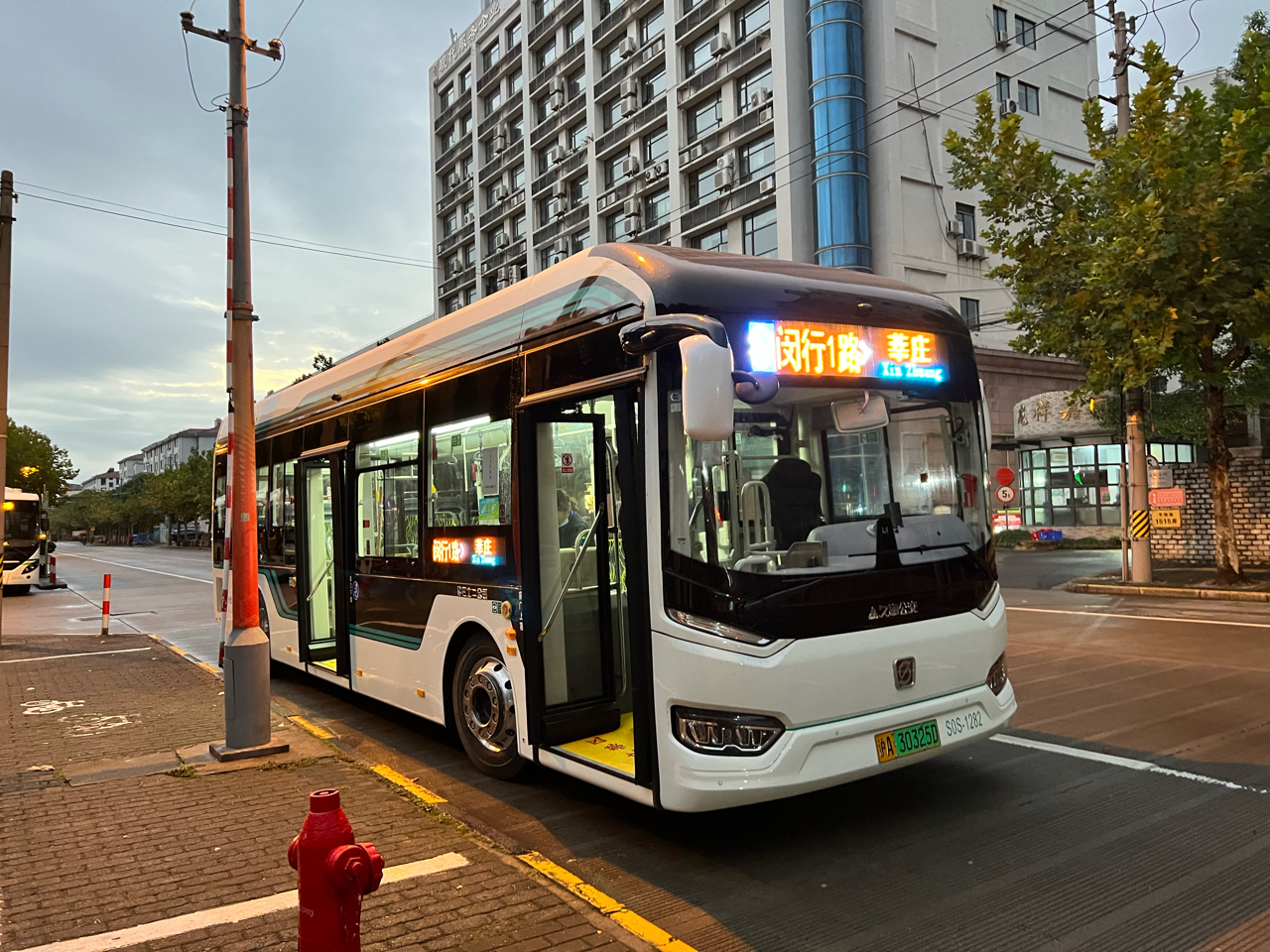 电动公交快速橄榄老旧柴油车