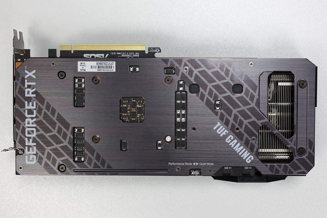 显卡背板为何要给钽电容开孔