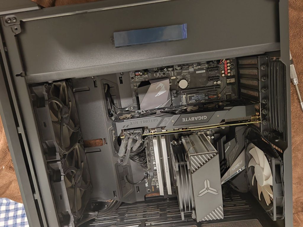 试着出一个z390主板技嘉elite大板暂定450