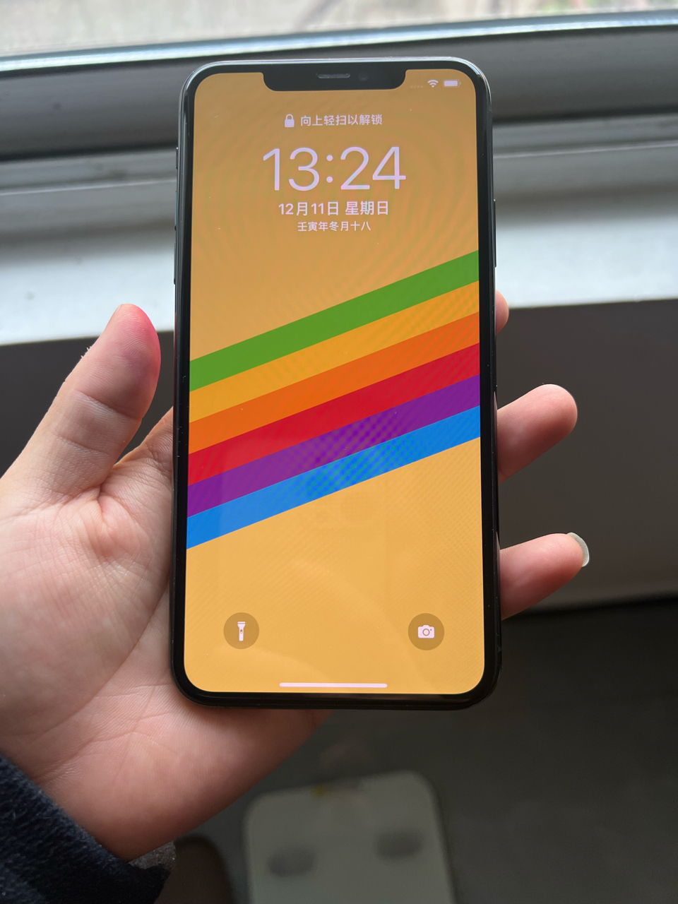 出个iphone11promax256g暗夜绿色