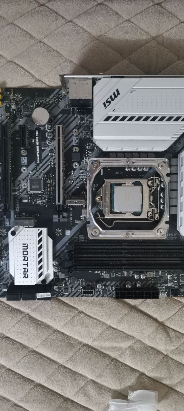 出10400f微星b460迫击炮wifi加两根科赋26668g内存