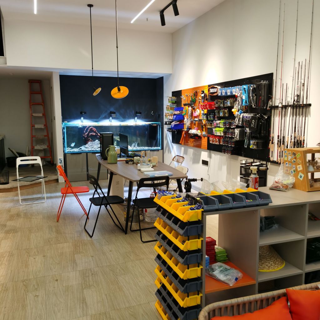 刚开了一家路亚实体店坛友们有啥问题可以问