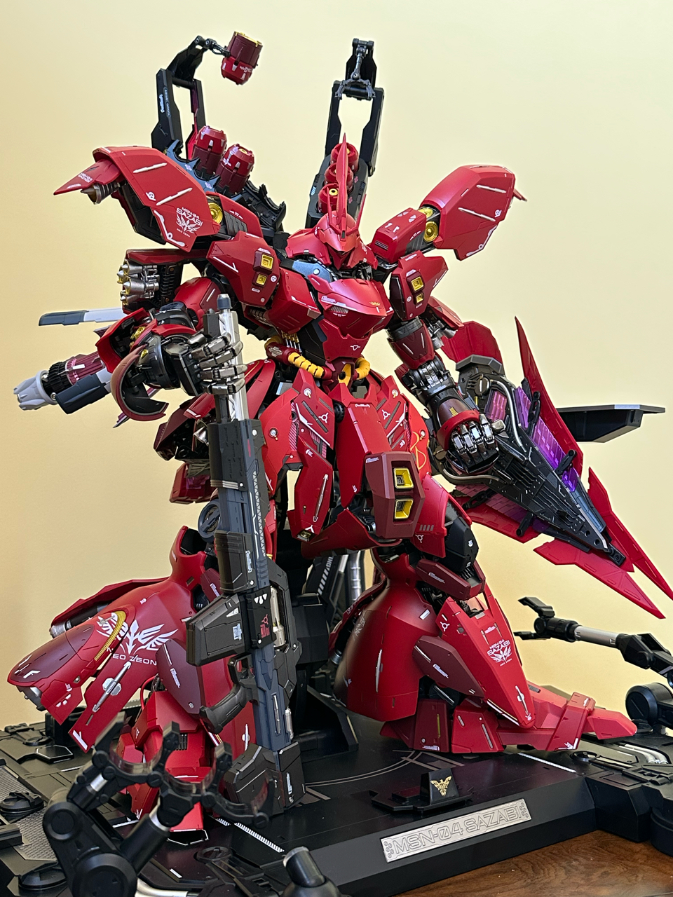 [可动成品]赤色彗星:解体匠机沙扎比爆甲,解体展示