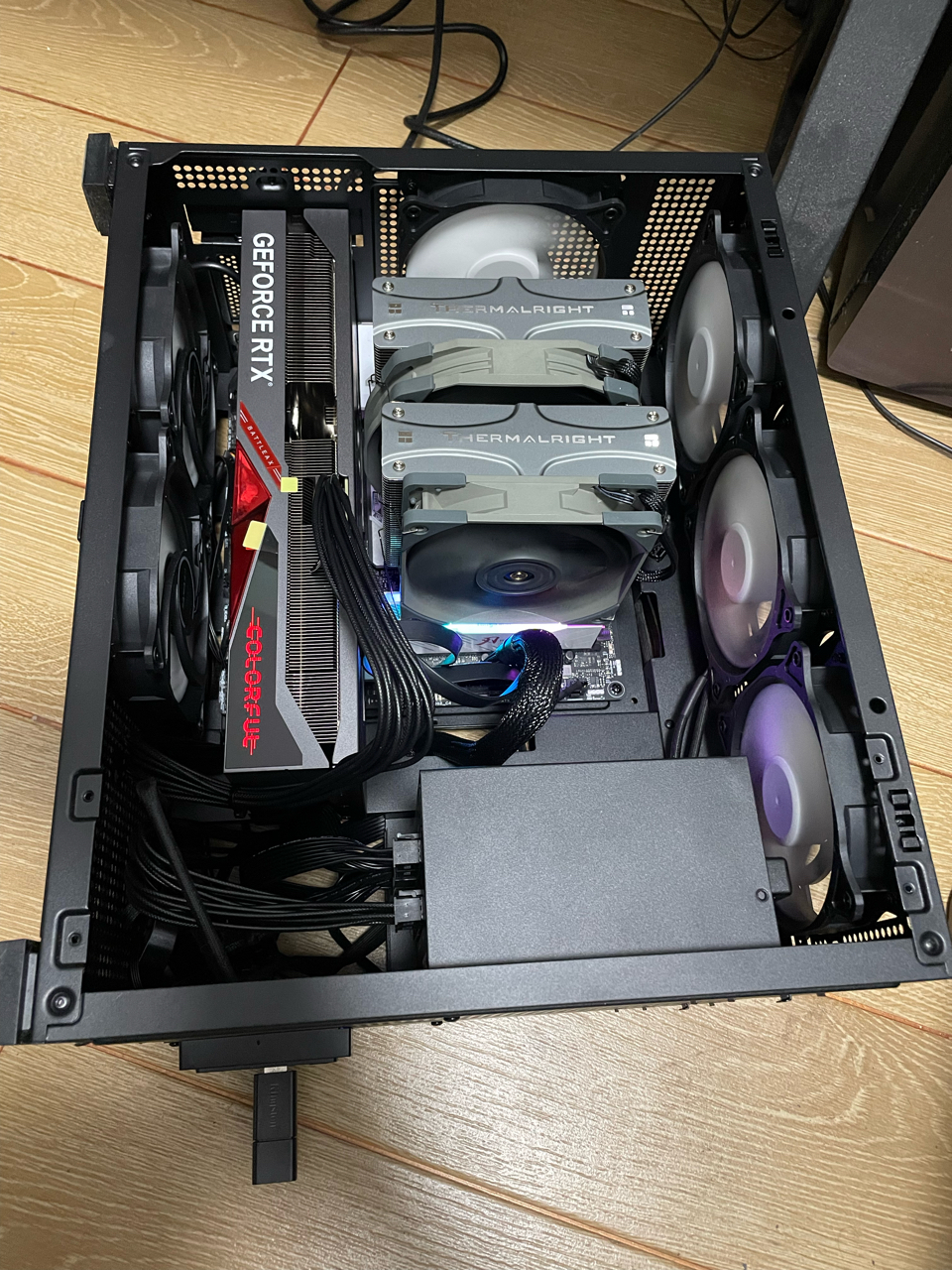 华硕b760g小吹雪散热装甲跟fc140干涉