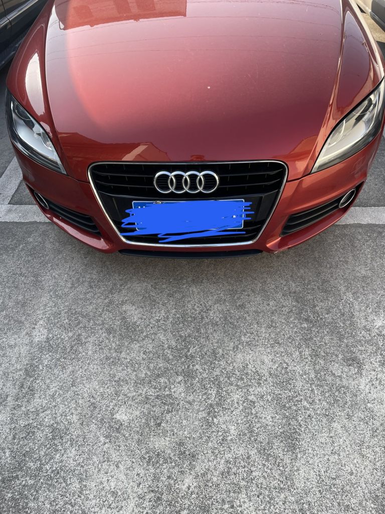 有照片刚刚看到一款奥迪tt跑车这车子平时好像几乎没怎么见到过啊而且