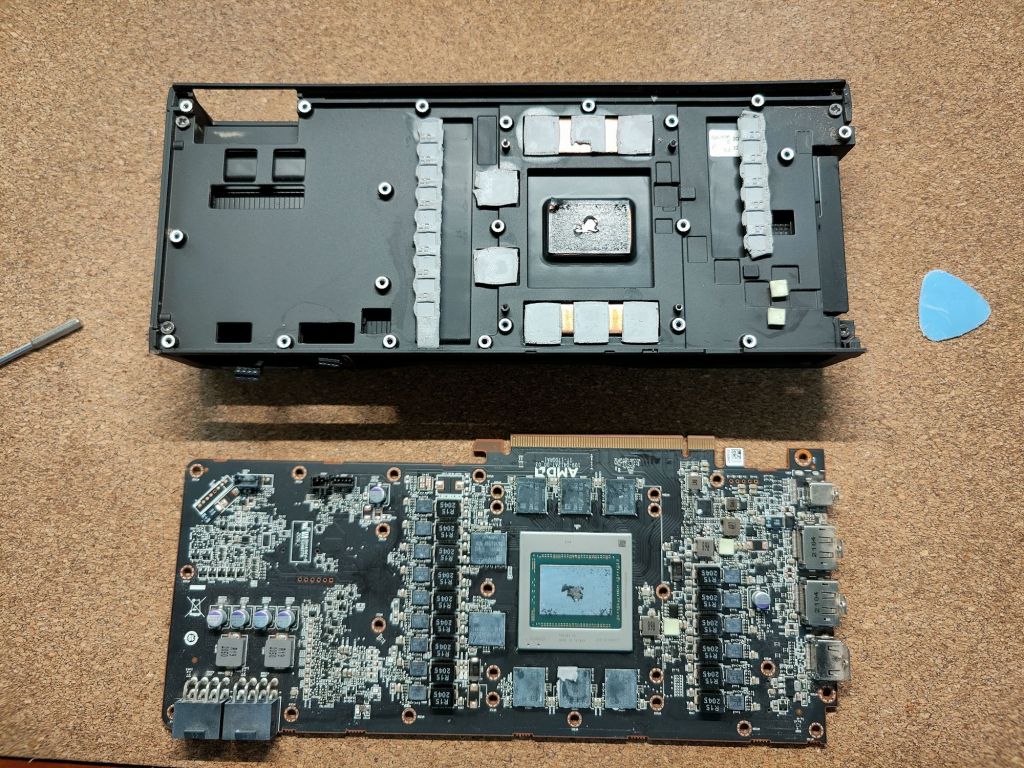 6800xt黑色限定版2月18日拆开换了硅脂导热垫