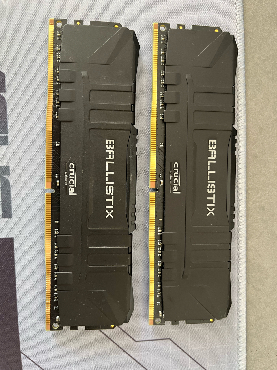 出镁光铂胜8x2黑色3000台风显示c9bjz